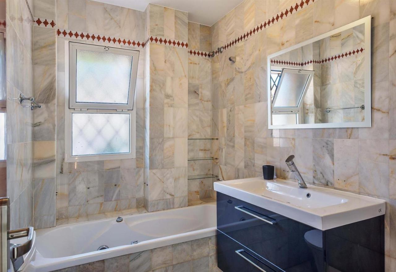 Villa Domus Vesta Марбеля Екстериор снимка